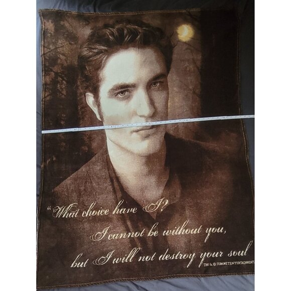Official Twilight Saga New Moon Edward Fleece Throw - Picture 4 of 9